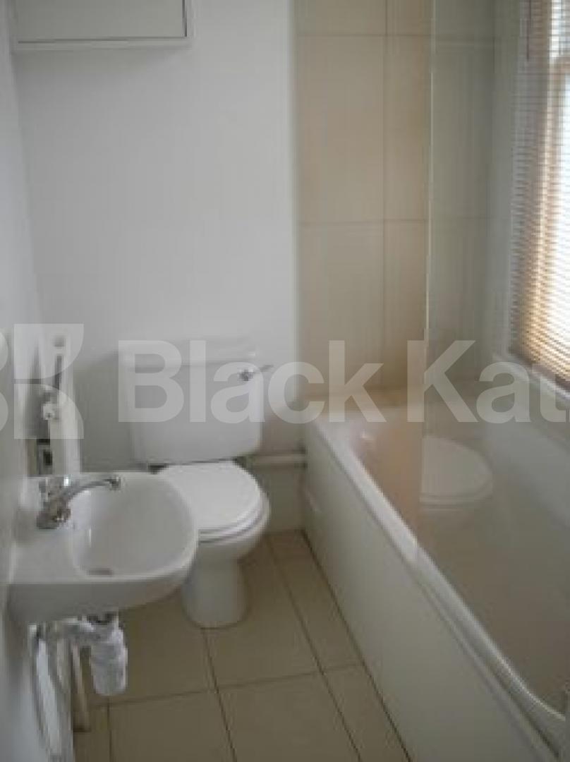 			2 Bedroom, 1 bath, 1 reception Flat			 Hazellville Road, ARCHWAY N19